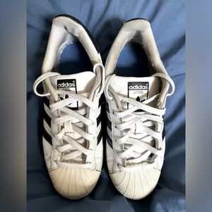 Adidas Superstar - Size 5